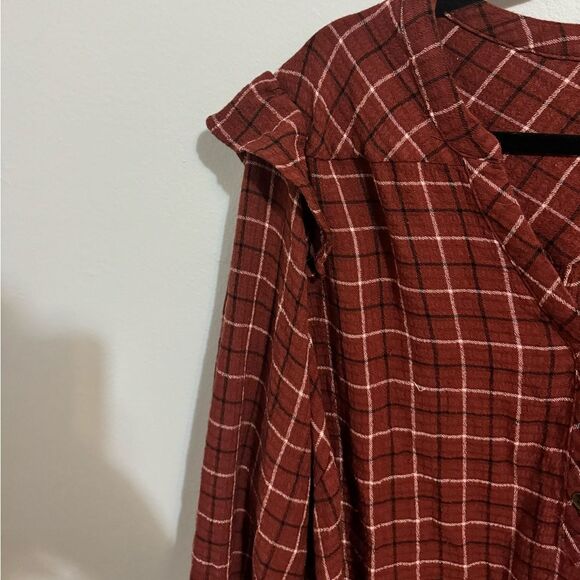 Torrid Crinkle Gauze Ruffle Trim Pull Over Top - Picture 6 of 7